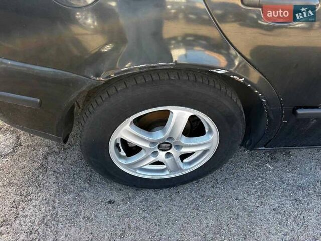 Черный Сеат Леон, объемом двигателя 1.8 л и пробегом 270 тыс. км за 3190 $, фото 9 на Automoto.ua