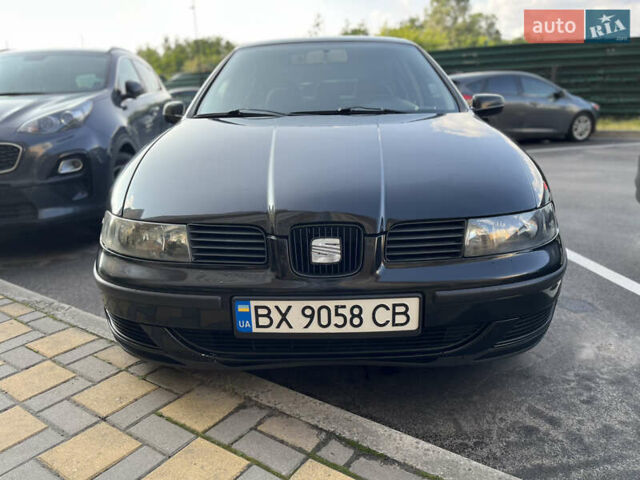 Черный Сеат Леон, объемом двигателя 1.4 л и пробегом 353 тыс. км за 2999 $, фото 2 на Automoto.ua