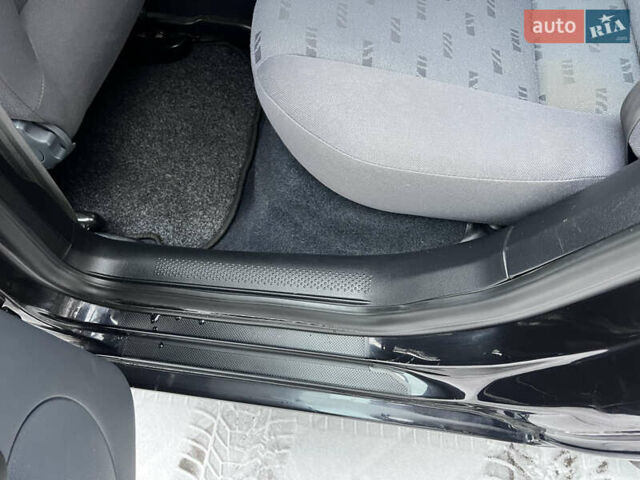 Черный Сеат Леон, объемом двигателя 1.78 л и пробегом 189 тыс. км за 4900 $, фото 16 на Automoto.ua