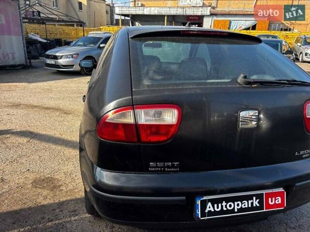 Черный Сеат Леон, объемом двигателя 1.8 л и пробегом 270 тыс. км за 3190 $, фото 11 на Automoto.ua