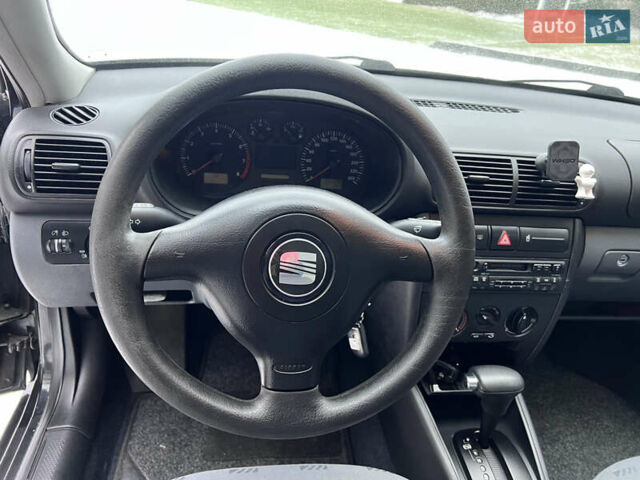 Черный Сеат Леон, объемом двигателя 1.78 л и пробегом 189 тыс. км за 4900 $, фото 14 на Automoto.ua