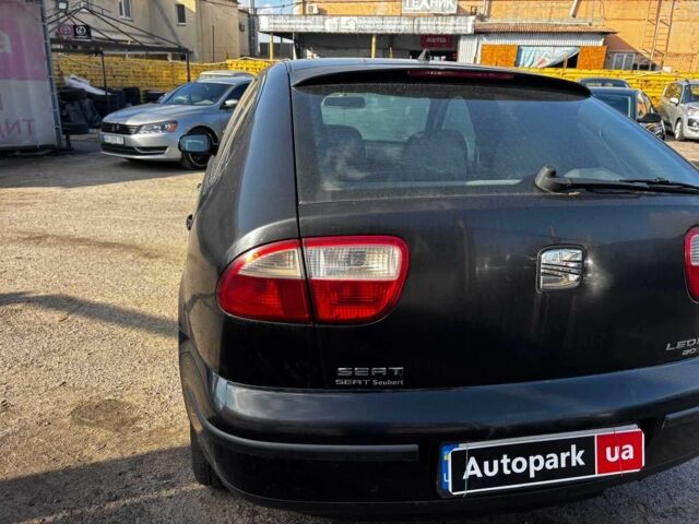 Черный Сеат Леон, объемом двигателя 1.8 л и пробегом 270 тыс. км за 3140 $, фото 11 на Automoto.ua