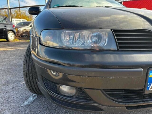 Черный Сеат Леон, объемом двигателя 1.8 л и пробегом 270 тыс. км за 3140 $, фото 8 на Automoto.ua