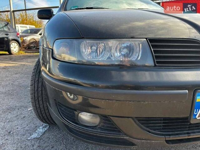 Черный Сеат Леон, объемом двигателя 1.8 л и пробегом 270 тыс. км за 3190 $, фото 8 на Automoto.ua