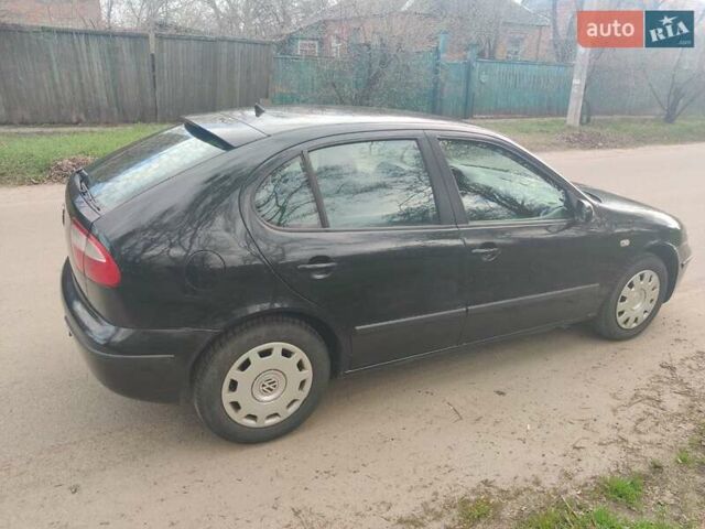 Черный Сеат Леон, объемом двигателя 1.6 л и пробегом 403 тыс. км за 2900 $, фото 3 на Automoto.ua