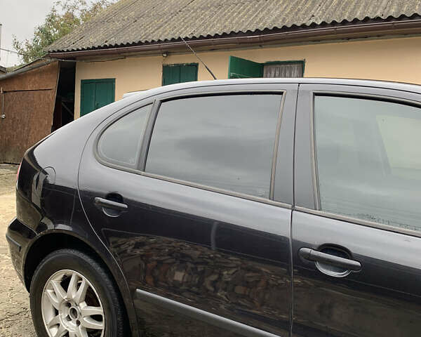 Чорний Сеат Leon, об'ємом двигуна 1.6 л та пробігом 200 тис. км за 3900 $, фото 2 на Automoto.ua