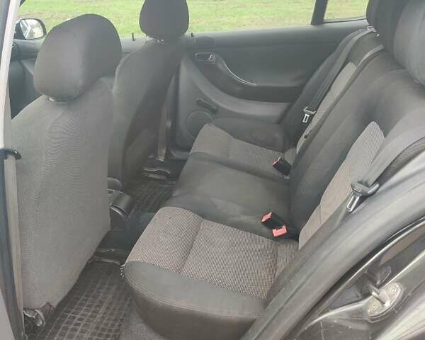 Черный Сеат Леон, объемом двигателя 1.6 л и пробегом 403 тыс. км за 2900 $, фото 8 на Automoto.ua