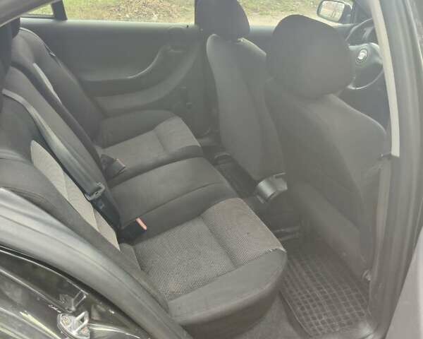 Черный Сеат Леон, объемом двигателя 1.6 л и пробегом 403 тыс. км за 2900 $, фото 9 на Automoto.ua