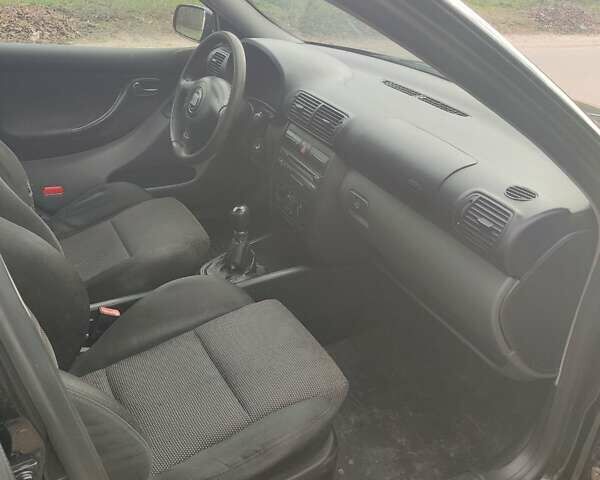 Черный Сеат Леон, объемом двигателя 1.6 л и пробегом 403 тыс. км за 2900 $, фото 7 на Automoto.ua