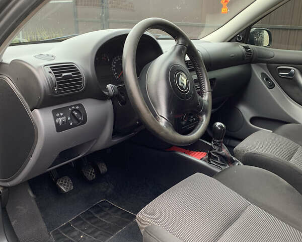 Чорний Сеат Leon, об'ємом двигуна 1.6 л та пробігом 200 тис. км за 3900 $, фото 9 на Automoto.ua