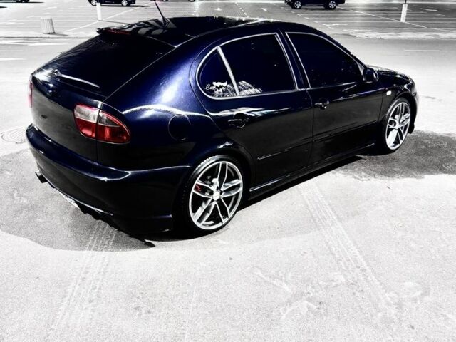 Черный Сеат Леон, объемом двигателя 1.8 л и пробегом 180 тыс. км за 6500 $, фото 5 на Automoto.ua