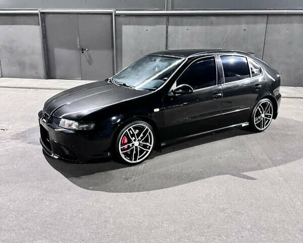 Черный Сеат Леон, объемом двигателя 1.76 л и пробегом 187 тыс. км за 6800 $, фото 1 на Automoto.ua