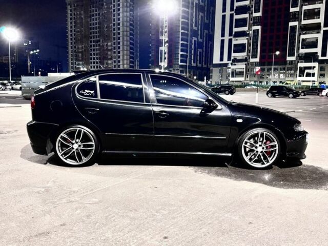 Черный Сеат Леон, объемом двигателя 1.8 л и пробегом 180 тыс. км за 6500 $, фото 5 на Automoto.ua