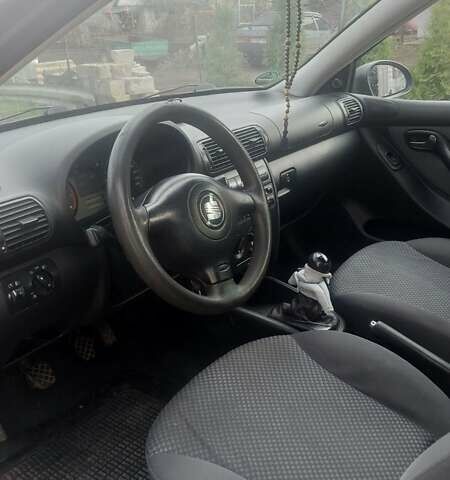 Чорний Сеат Leon, об'ємом двигуна 1.6 л та пробігом 216 тис. км за 4100 $, фото 6 на Automoto.ua