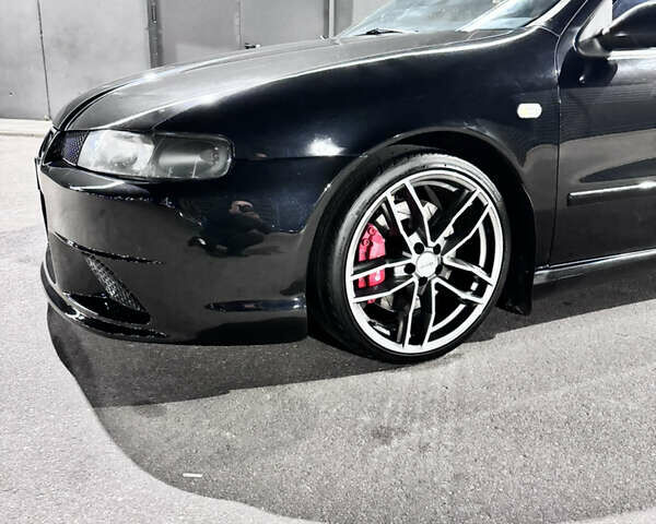 Черный Сеат Леон, объемом двигателя 1.76 л и пробегом 187 тыс. км за 6800 $, фото 4 на Automoto.ua