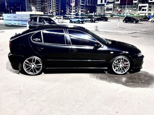 Черный Сеат Леон, объемом двигателя 1.8 л и пробегом 180 тыс. км за 6500 $, фото 6 на Automoto.ua