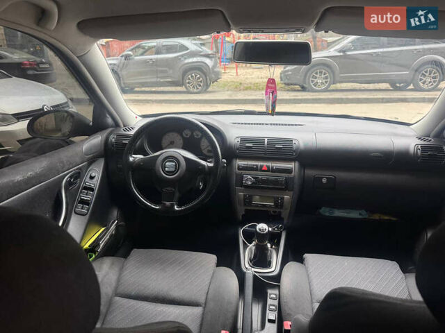 Чорний Сеат Leon, об'ємом двигуна 1.8 л та пробігом 300 тис. км за 5500 $, фото 7 на Automoto.ua