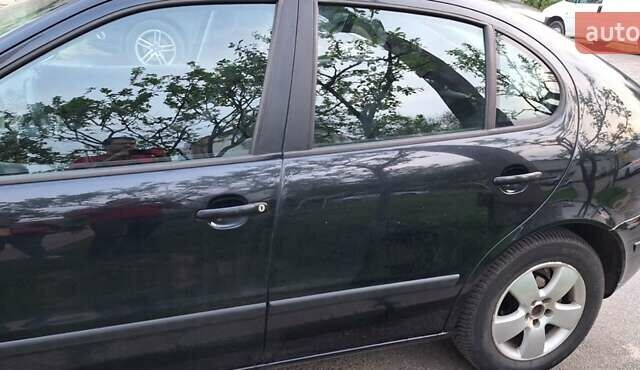 Чорний Сеат Leon, об'ємом двигуна 1.6 л та пробігом 239 тис. км за 3900 $, фото 4 на Automoto.ua