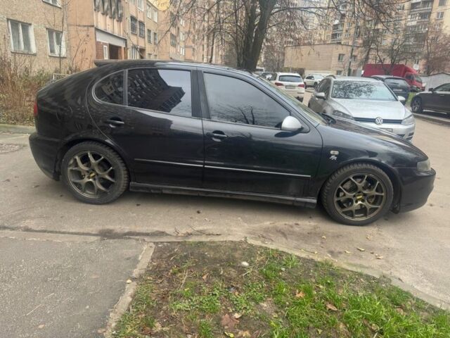 Чорний Сеат Leon, об'ємом двигуна 1.8 л та пробігом 400 тис. км за 4900 $, фото 2 на Automoto.ua
