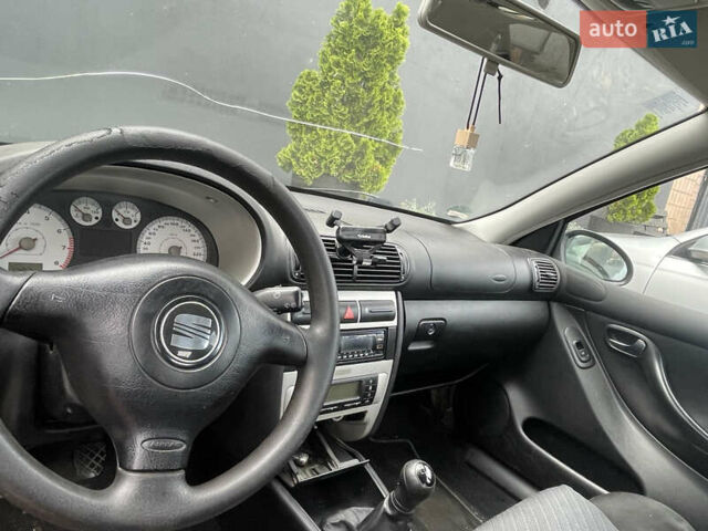 Черный Сеат Леон, объемом двигателя 1.6 л и пробегом 299 тыс. км за 3750 $, фото 8 на Automoto.ua
