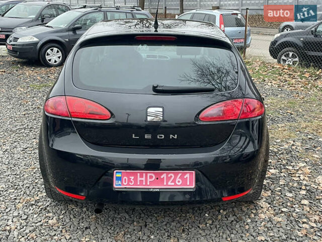 Черный Сеат Леон, объемом двигателя 1.6 л и пробегом 185 тыс. км за 5200 $, фото 4 на Automoto.ua