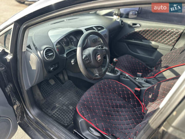 Черный Сеат Леон, объемом двигателя 2 л и пробегом 263 тыс. км за 3499 $, фото 12 на Automoto.ua
