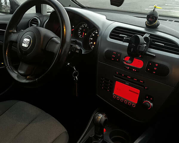 Черный Сеат Леон, объемом двигателя 1.6 л и пробегом 289 тыс. км за 5500 $, фото 15 на Automoto.ua