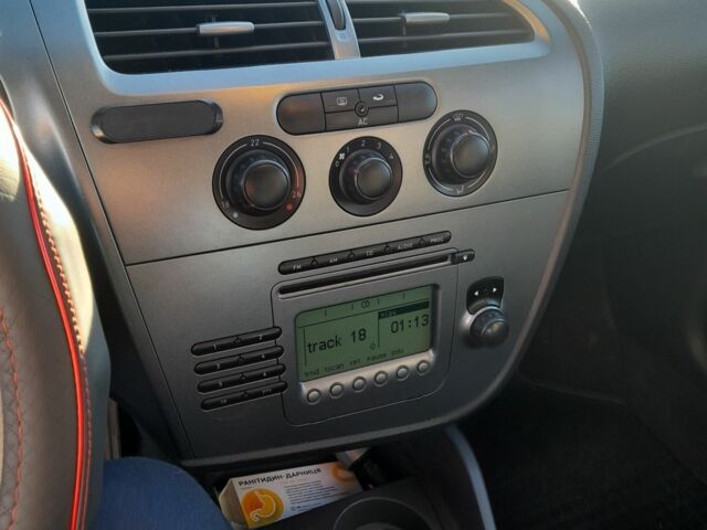 Чорний Сеат Leon, об'ємом двигуна 1.6 л та пробігом 260 тис. км за 4700 $, фото 5 на Automoto.ua