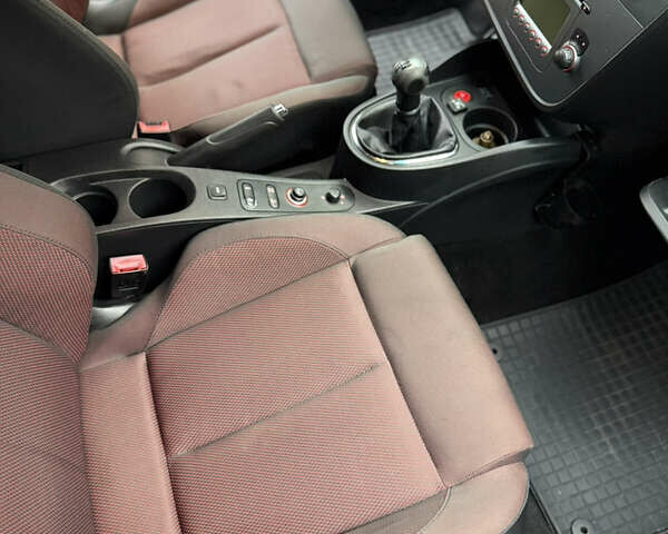 Черный Сеат Леон, объемом двигателя 1.6 л и пробегом 248 тыс. км за 4450 $, фото 7 на Automoto.ua