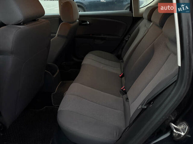 Черный Сеат Леон, объемом двигателя 1.6 л и пробегом 289 тыс. км за 5500 $, фото 19 на Automoto.ua