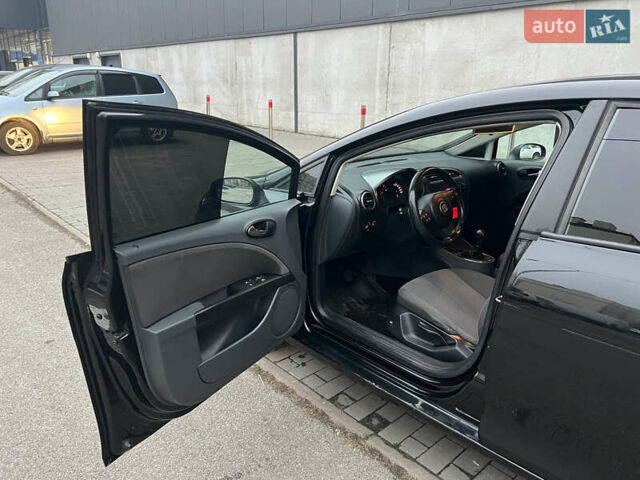 Черный Сеат Леон, объемом двигателя 2 л и пробегом 212 тыс. км за 4600 $, фото 8 на Automoto.ua