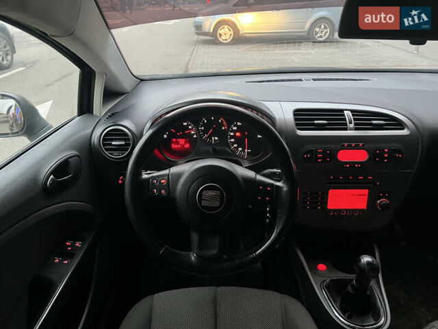 Черный Сеат Леон, объемом двигателя 2 л и пробегом 212 тыс. км за 4600 $, фото 12 на Automoto.ua