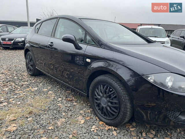 Черный Сеат Леон, объемом двигателя 1.6 л и пробегом 185 тыс. км за 5200 $, фото 9 на Automoto.ua