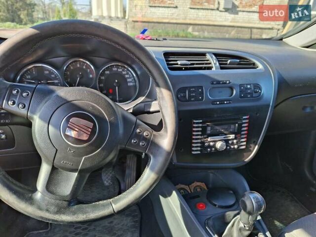Чорний Сеат Leon, об'ємом двигуна 1.6 л та пробігом 252 тис. км за 4500 $, фото 9 на Automoto.ua