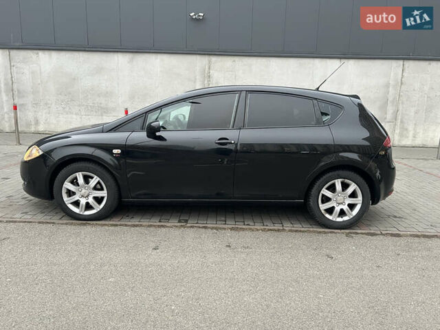 Черный Сеат Леон, объемом двигателя 2 л и пробегом 212 тыс. км за 4600 $, фото 5 на Automoto.ua