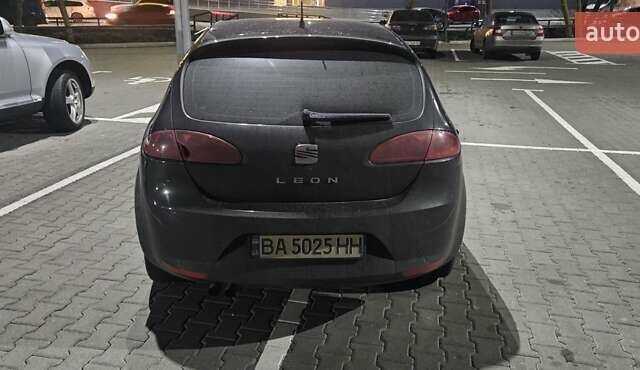 Черный Сеат Леон, объемом двигателя 1.97 л и пробегом 211 тыс. км за 4999 $, фото 4 на Automoto.ua