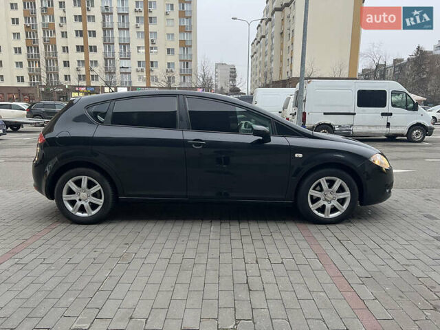Черный Сеат Леон, объемом двигателя 2 л и пробегом 212 тыс. км за 4600 $, фото 1 на Automoto.ua