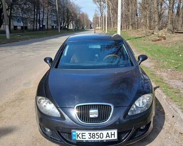 Черный Сеат Леон, объемом двигателя 1.6 л и пробегом 290 тыс. км за 4500 $, фото 2 на Automoto.ua