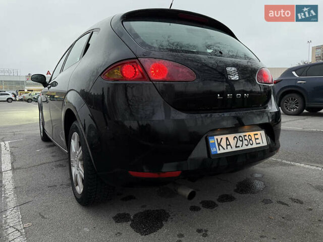 Черный Сеат Леон, объемом двигателя 1.6 л и пробегом 289 тыс. км за 5500 $, фото 4 на Automoto.ua
