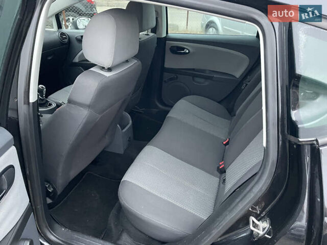 Черный Сеат Леон, объемом двигателя 1.6 л и пробегом 185 тыс. км за 5200 $, фото 14 на Automoto.ua