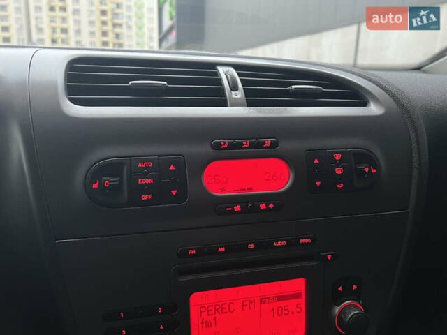 Черный Сеат Леон, объемом двигателя 2 л и пробегом 212 тыс. км за 4600 $, фото 17 на Automoto.ua