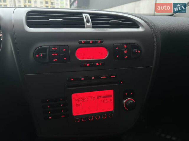 Черный Сеат Леон, объемом двигателя 2 л и пробегом 212 тыс. км за 4600 $, фото 14 на Automoto.ua