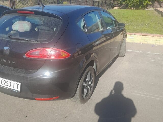 Чорний Сеат Leon, об'ємом двигуна 1.6 л та пробігом 260 тис. км за 4700 $, фото 7 на Automoto.ua