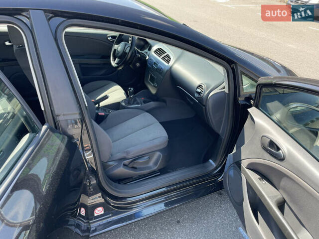 Чорний Сеат Leon, об'ємом двигуна 1.6 л та пробігом 199 тис. км за 5300 $, фото 9 на Automoto.ua