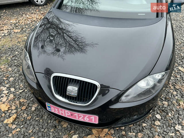 Черный Сеат Леон, объемом двигателя 1.6 л и пробегом 185 тыс. км за 5200 $, фото 8 на Automoto.ua