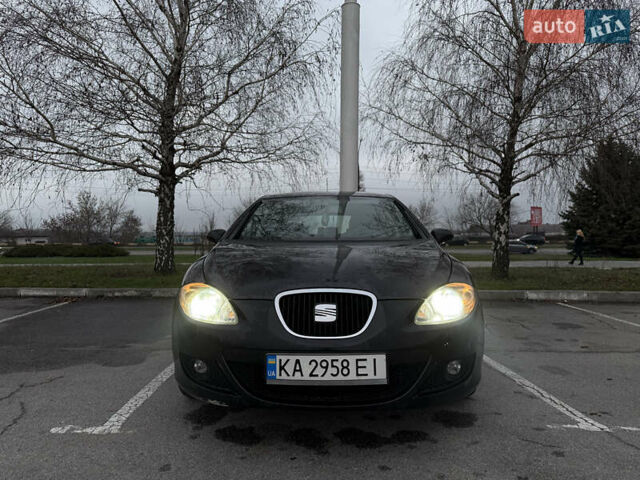 Черный Сеат Леон, объемом двигателя 1.6 л и пробегом 289 тыс. км за 5500 $, фото 1 на Automoto.ua