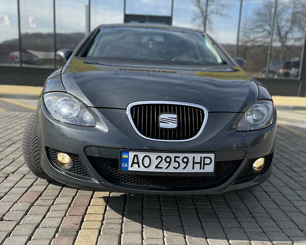 Чорний Сеат Leon, об'ємом двигуна 2 л та пробігом 270 тис. км за 5850 $, фото 8 на Automoto.ua