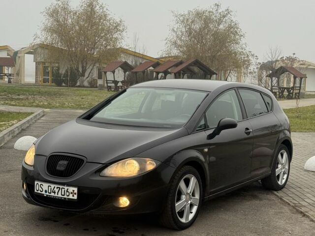 Черный Сеат Леон, объемом двигателя 1.9 л и пробегом 313 тыс. км за 2950 $, фото 4 на Automoto.ua