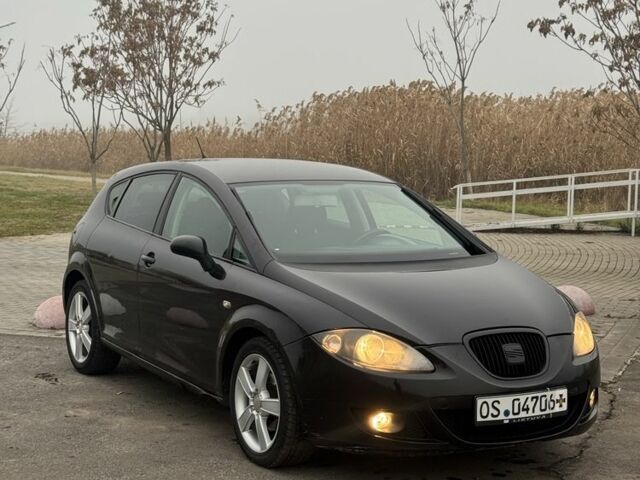 Черный Сеат Леон, объемом двигателя 1.9 л и пробегом 313 тыс. км за 2950 $, фото 2 на Automoto.ua