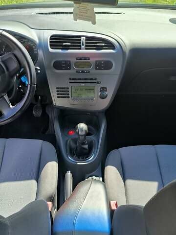 Черный Сеат Леон, объемом двигателя 1.6 л и пробегом 127 тыс. км за 5400 $, фото 13 на Automoto.ua